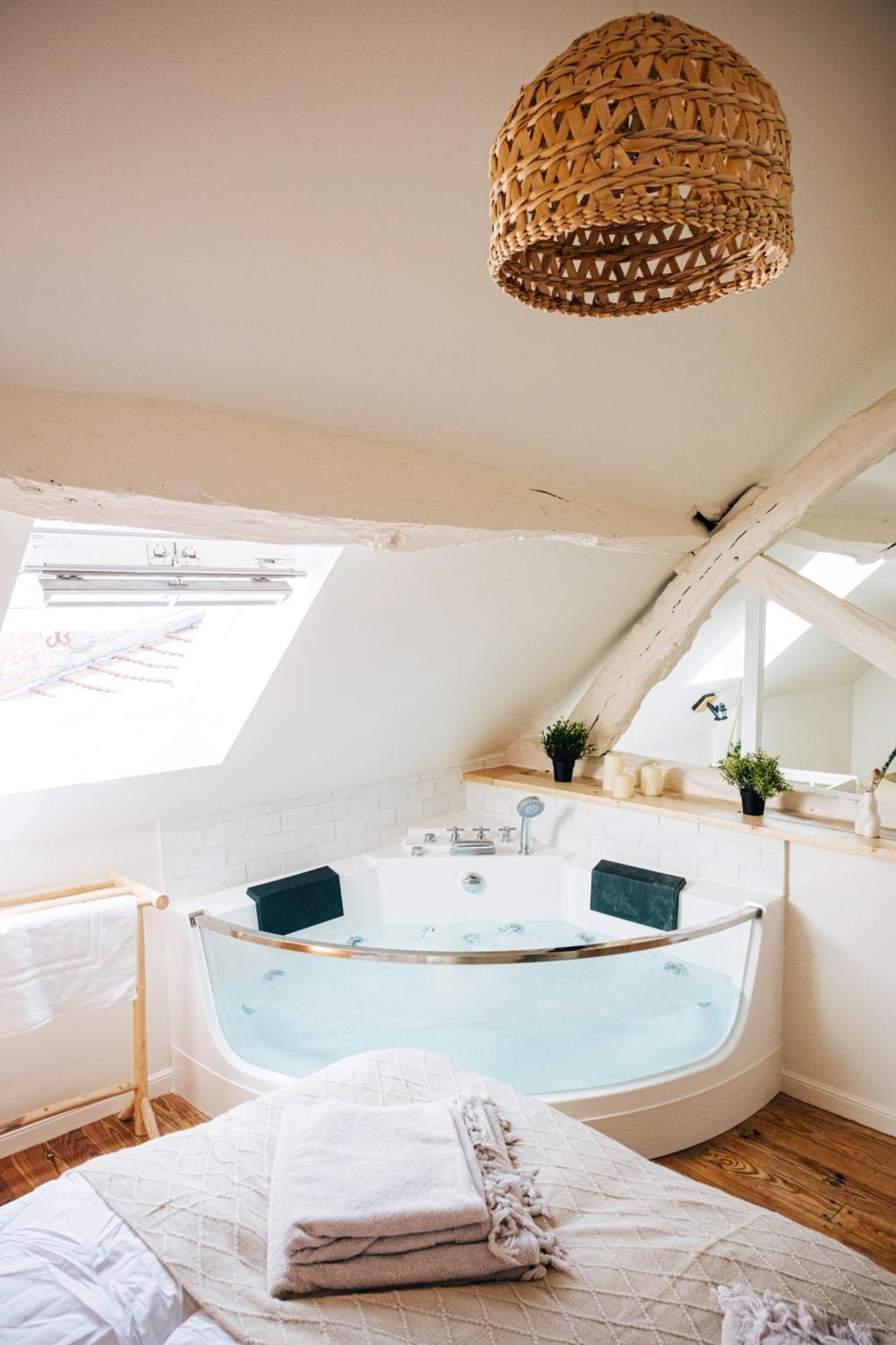 Loveroom Du Perche : Maison Avec Balneo Moulins-la-Marche Extérieur photo